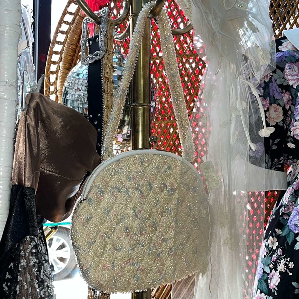 Vintage 50s Elegant Cream Quilted Women's Purse